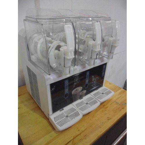 Mini-Frozen Milkshake-Maschine 3 x 1,5 Liter weiß (gebraucht)